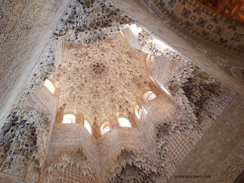 Alhambra Palace Sala de los Abencerrajes Muqarnas