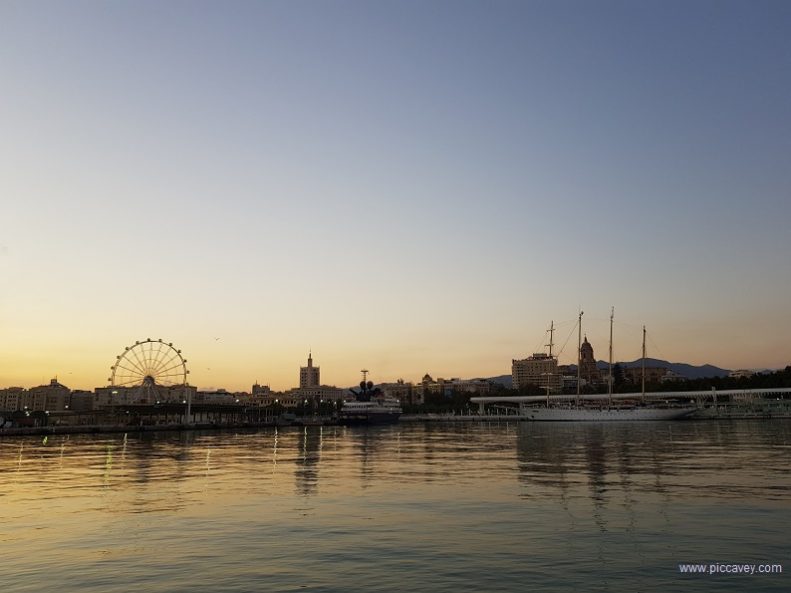 Sunset walk Malaga Muelle Uno by piccavey